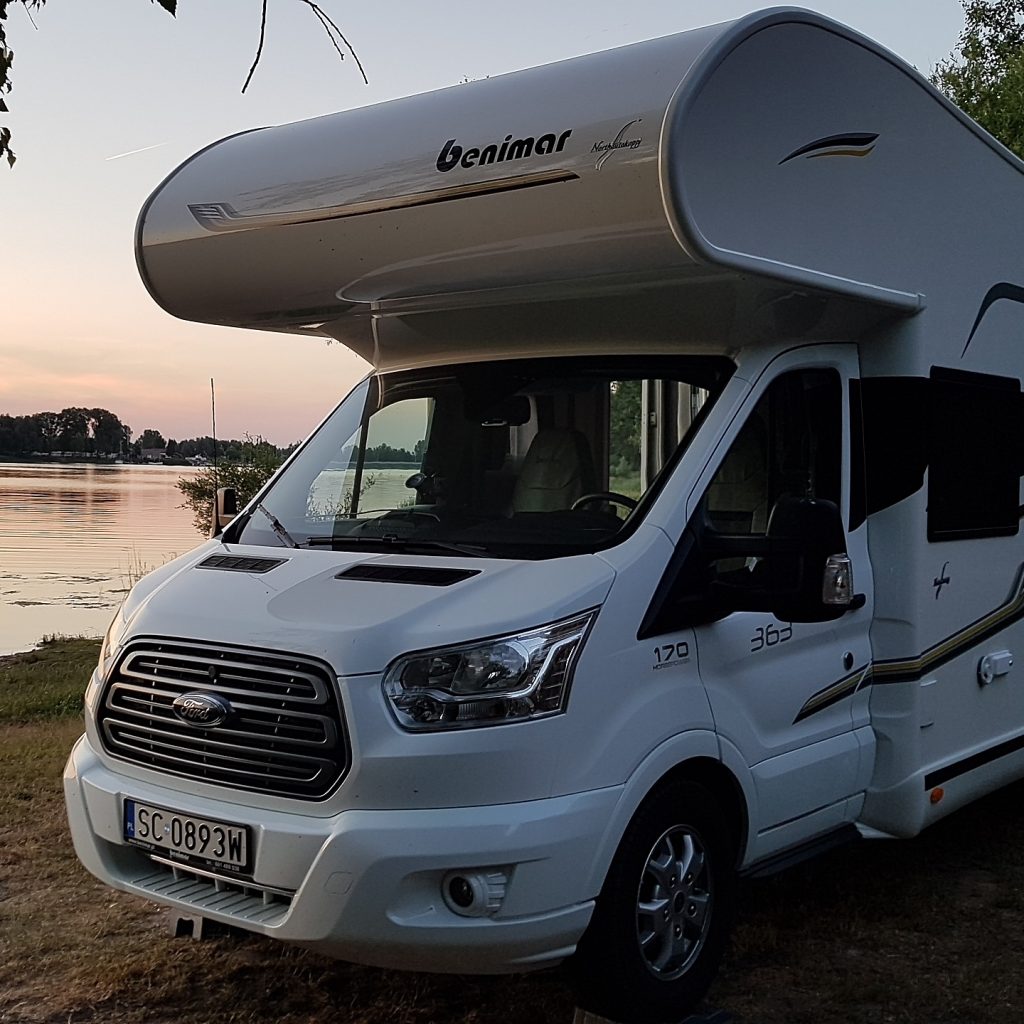 Kamper nad Zalewem Porajskim