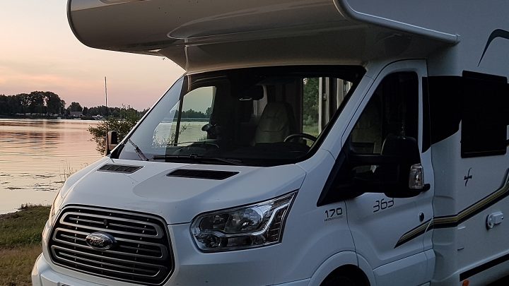 Kamper nad Zalewem Porajskim